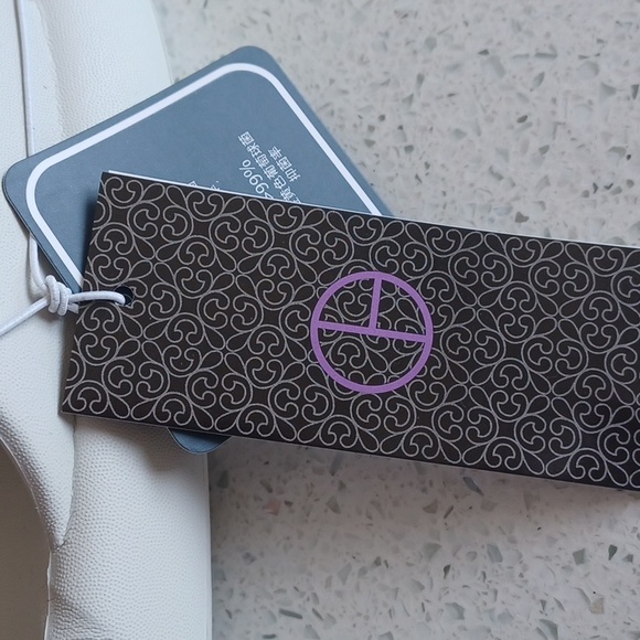 Unisex EVA Shark Slides. ADULT 8-9 - Picture 3 of 4